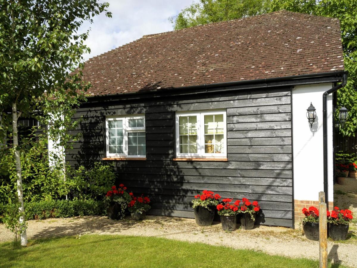 The Walnut, Meopham - A Private Retreat Rural Location Villa Luaran gambar