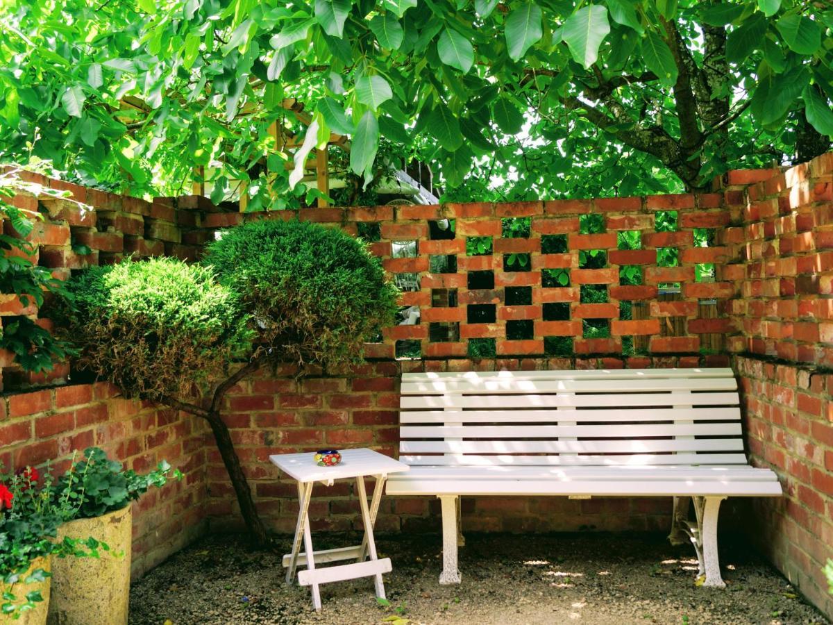 The Walnut, Meopham - A Private Retreat Rural Location Villa Luaran gambar